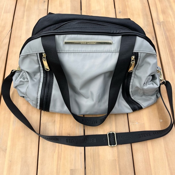 STEVE MADDEN Grey Nylon and Black Leather Duffle Bag with Gold Hardware - Picture 2 of 14